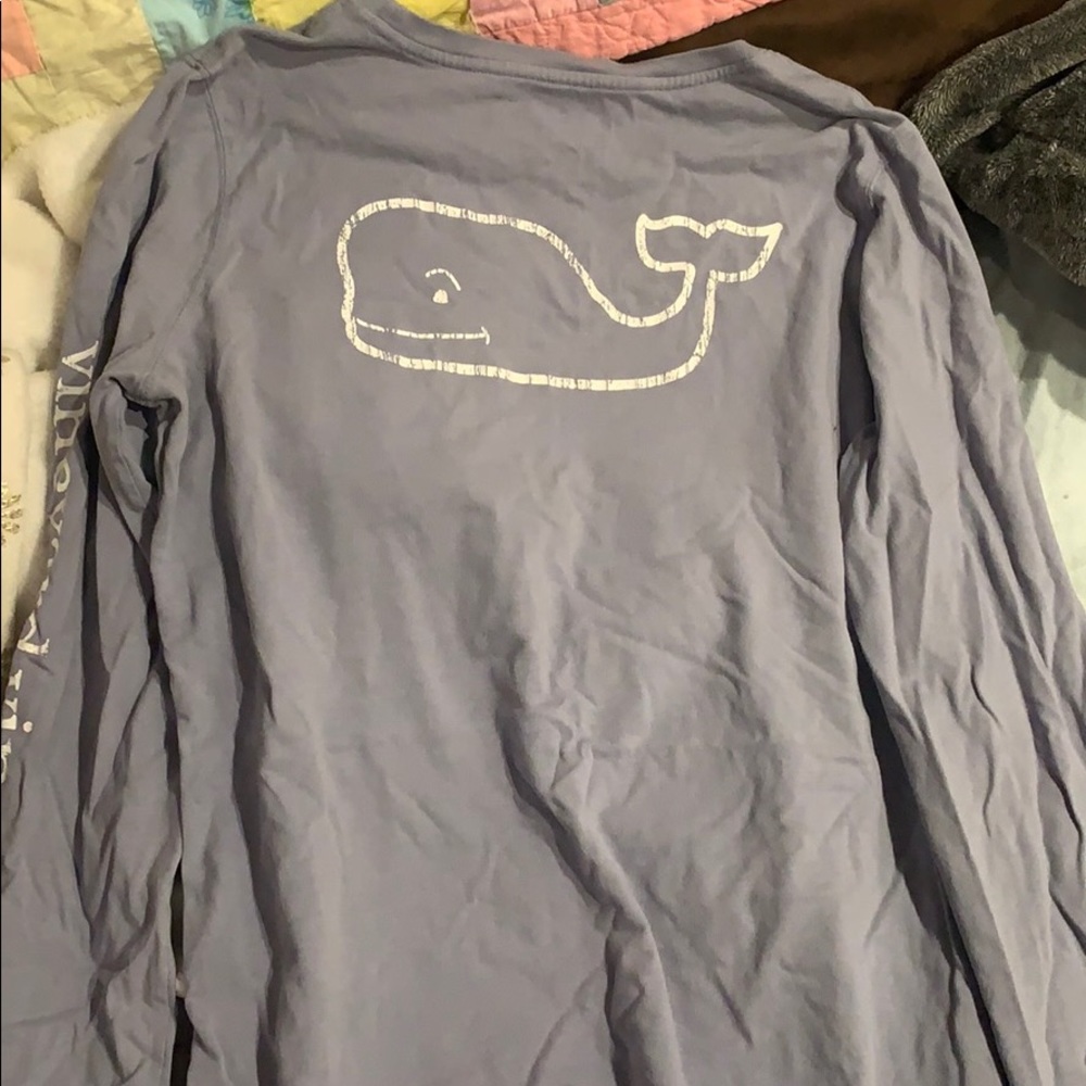 Medium vineyard vines tee